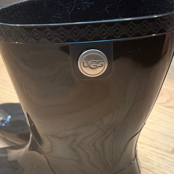 UGG Rain Boots - Shaye - Picture 2 of 7